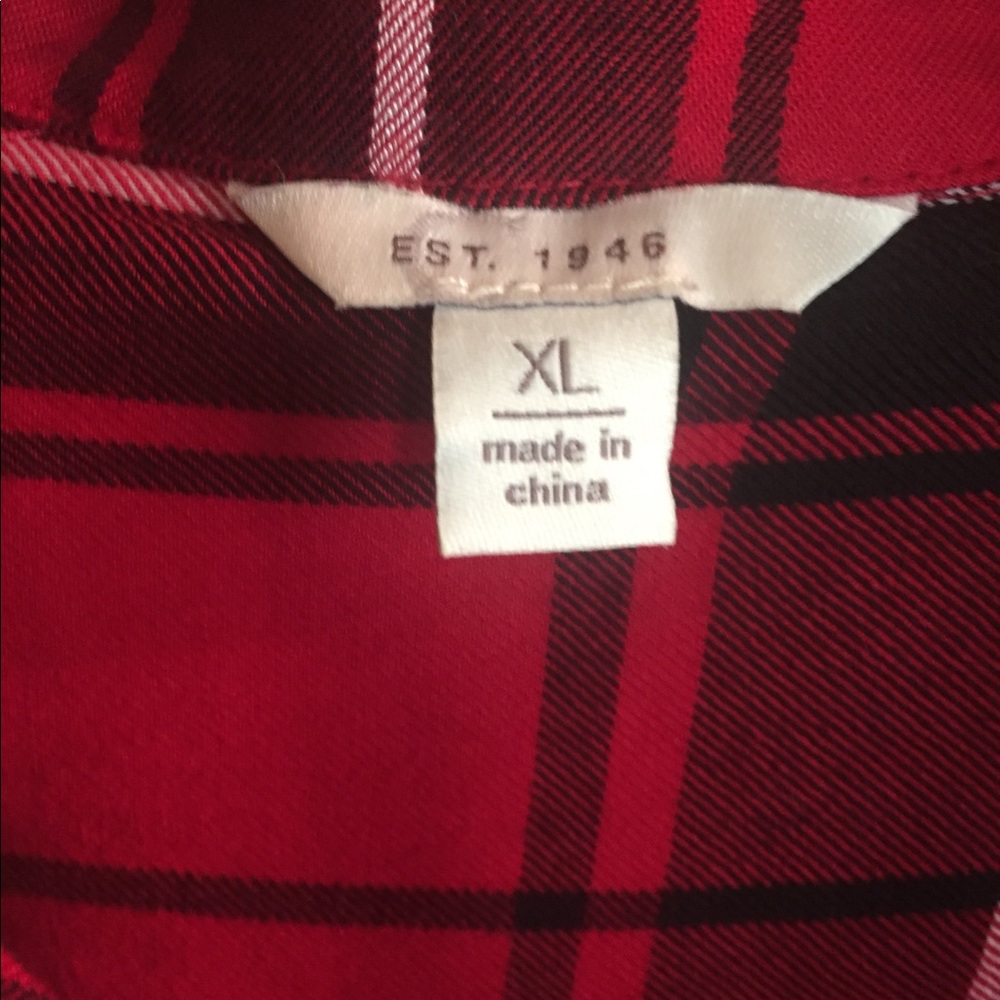 Button up top - Picture 2 of 3